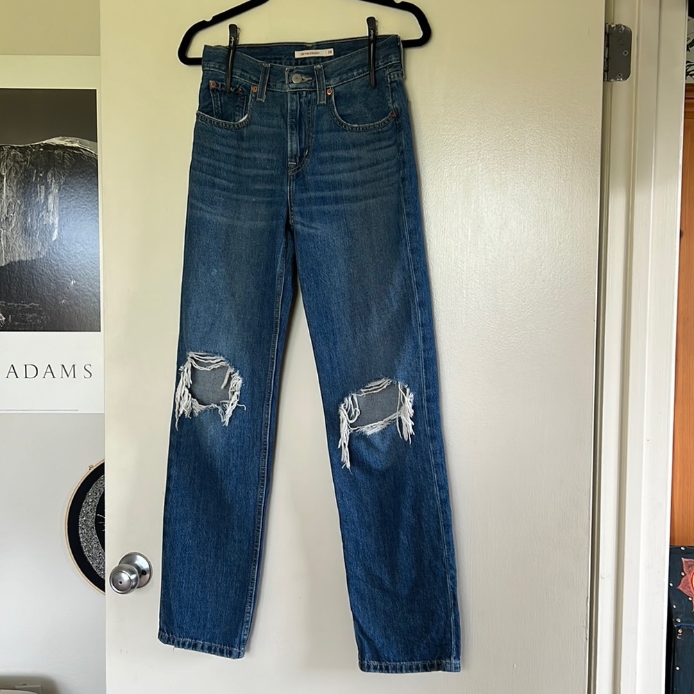 Levi jeans straight leg distressed